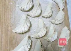 Illustration of how to make handmade assorted fried dumplings 6