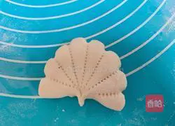 Milk Lotus Leaf Cake Recipe Illustration 12