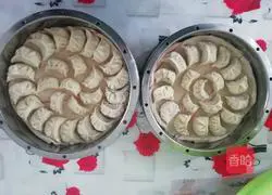 Illustration of how to make steamed dumplings with vegetarian filling 4