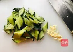 Illustration of how to make fried cucumbers with eggs 1