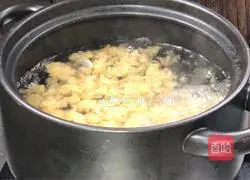 Yam and Tremella Soup Recipe Illustration 3