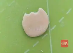 Illustrations of how to make fat cats in various shapes 9