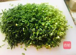 Illustration of how to make spring leek and egg dumplings 2