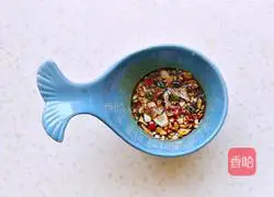 Illustration of how to make pig skin jelly 11