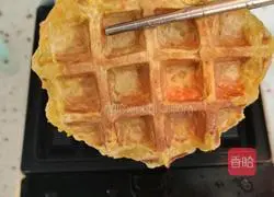 Illustration of how to make sweet potato egg pancake 9