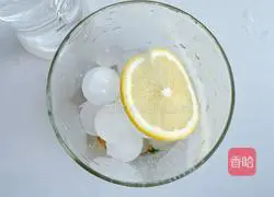Summer anti-greasy yellow Illustration of how to make bubble water 5