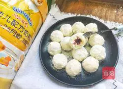 Illustration of how to make the healthiest snack, sour milk lactose 8