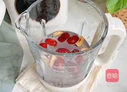 Illustration of how to make red date cereal rice paste 6