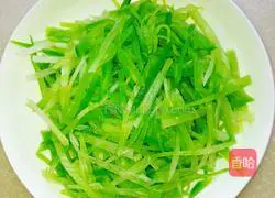 Illustration of how to make radish, vermicelli and shrimp soup 4