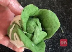 Illustration of how to make cabbage steamed buns 17