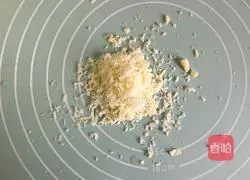 Crispy and delicious baby snacks, homemade soda that can supplement calcium Biscuits, additive-free baby food supplement recipe illustration 1