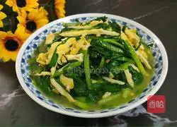 Illustration of how to make scrambled eggs with winter bamboo shoots and leeks 11