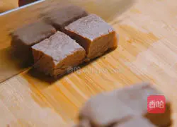 Illustration of homemade jade beef cubes 3