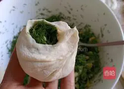 Illustration of how to make fennel and egg stuffed buns 13