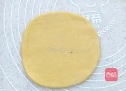 Illustration of how to make pumpkin croissants 8