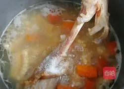 Illustration of how to make lamb leg soup 3