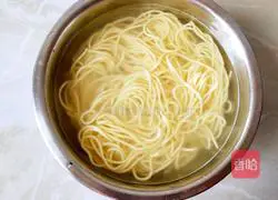 Illustration of how to make cold noodles 4