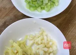 Illustration of how to make dragon head fish tofu soup 4