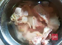 Fresh Matsutake Chicken Soup Recipe Illustration 2