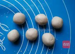 Illustration of how to make colorful glutinous rice balls 9