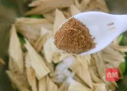 Illustration of how to make cucumber and yuba 12