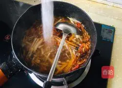 Illustration of how to make radish pulp on the water surface 8