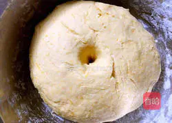 Illustration of how to make cartoon pumpkin steamed buns 4