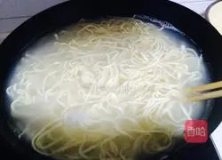 Illustration of how to make Chongqing noodles 1