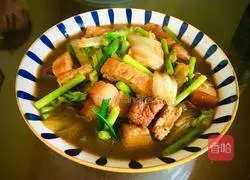 Illustration of braised pork stew 13