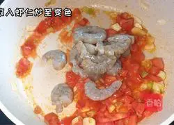 Illustration of how to make fried noodles with tomatoes, shrimps and mushrooms 7