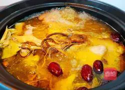 Illustration of how to make chicken soup with colorful mushrooms 13