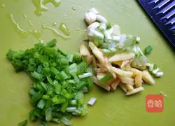 Illustration of how to make shrimp and mushroom soup with tomato sauce 8