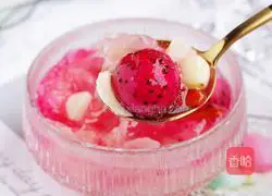 Illustration of how to make dragon fruit, white fungus and lotus seed soup 10