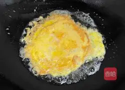Illustration of how to make instant egg noodles 3