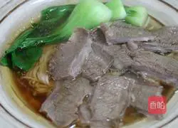 Illustration of how to make spicy beef noodles 7