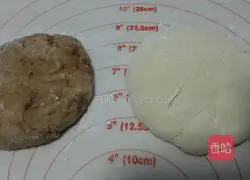 Illustration of making homemade cat ears snacks 10