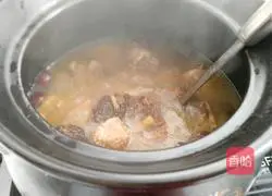 Illustration of how to make morel chicken soup 12