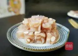 Illustration of how to make peanut pig skin jelly 15