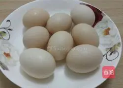 Illustration of how to make whitebait scrambled eggs 2