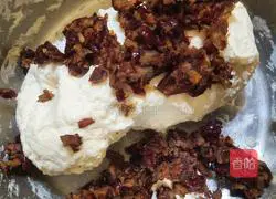 Illustration of how to make red date steamed buns 3