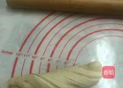 Illustration of how to make bean paste bread rolls 8