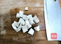 Illustration of how to make sesame leaf, wolfberry tofu soup 3