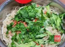 Illustrations of making must-eat cold noodles in summer 6