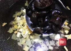 Illustration of a new nutritious way to eat instant spicy spicy soup 5