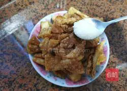 Illustration of how to make fried wonton skin 6