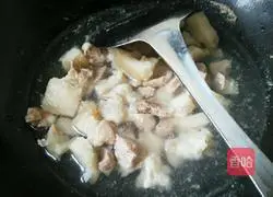 Illustration of braised pork with pickled vegetables and braised pork 6