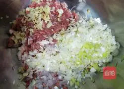 Illustration of how to make zucchini and pork vermicelli dumplings 9