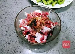 Illustration of how to make Bean Braised Noodles 2