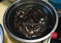 Illustration of how to make sheep blood in pink soup 3