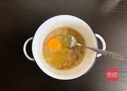 Illustration of how to make banana waffles 4